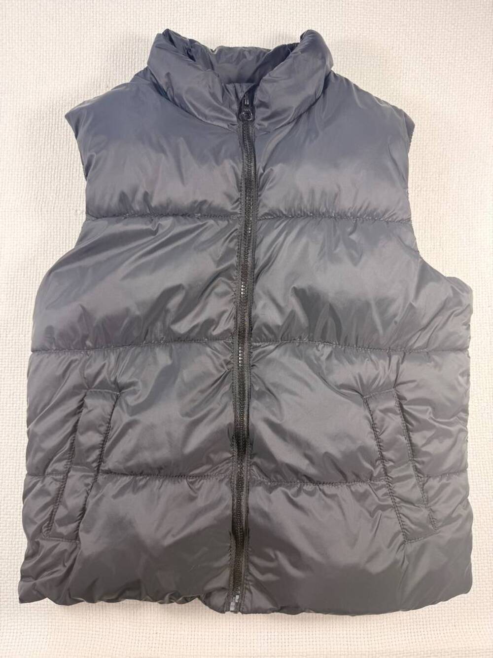 Old Navy Gray Puffer Vest Kids Size M (8)